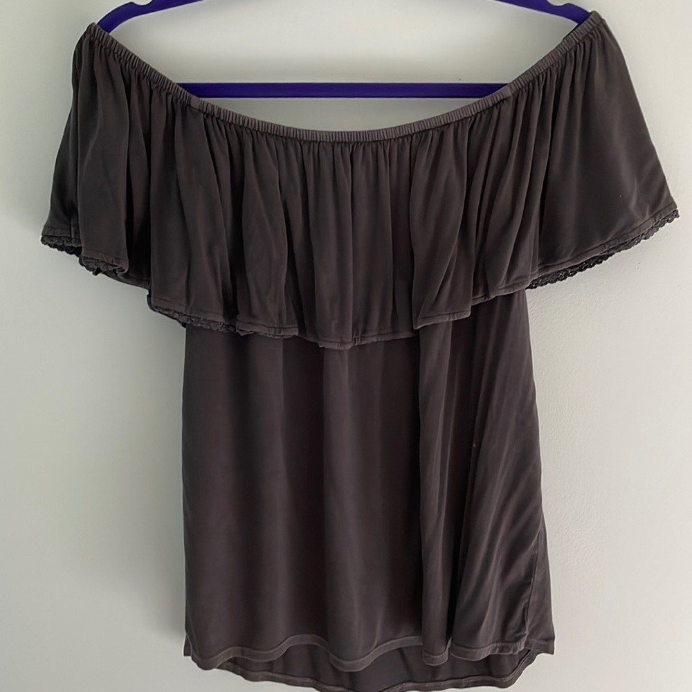 American eagle off the shoulder top